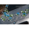 Blauwe en witte rozen rotan harten Trouwauto decoratie