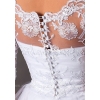 Bruidbolero sluiting met knoopjes achter.
