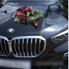 Trouwauto decoratie Bloemenhart in rood-bordeauxtinten
