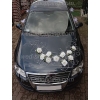 Trouwauto versiering witte rozen