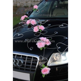 Autoversiering bruiloft roze rozen en hart