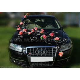 Bruiloft decoratie auto koraal rozen