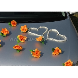 Oranje rozen witte harten versiering trouwauto