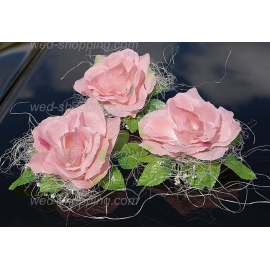 Decoratie voor trouwauto roze rozen