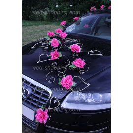 Bruidsauto versieren roze rozen en hart