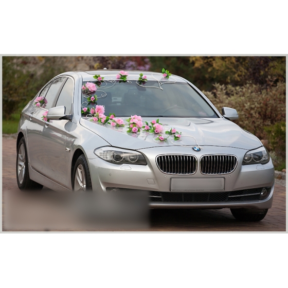 Decoratie voor trouwauto roze rozen