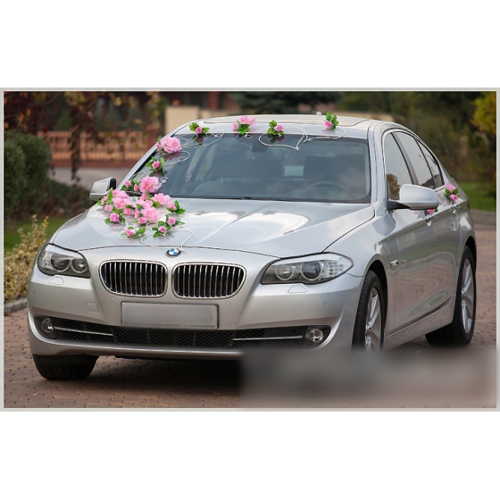 Decoratie voor trouwauto roze rozen