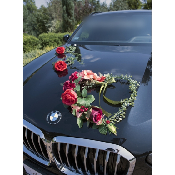 Trouwauto versiering in rood-bordeauxtinte Bloemenhart