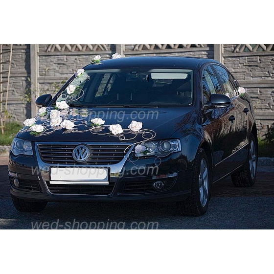 Trouwauto versiering witte bloemen